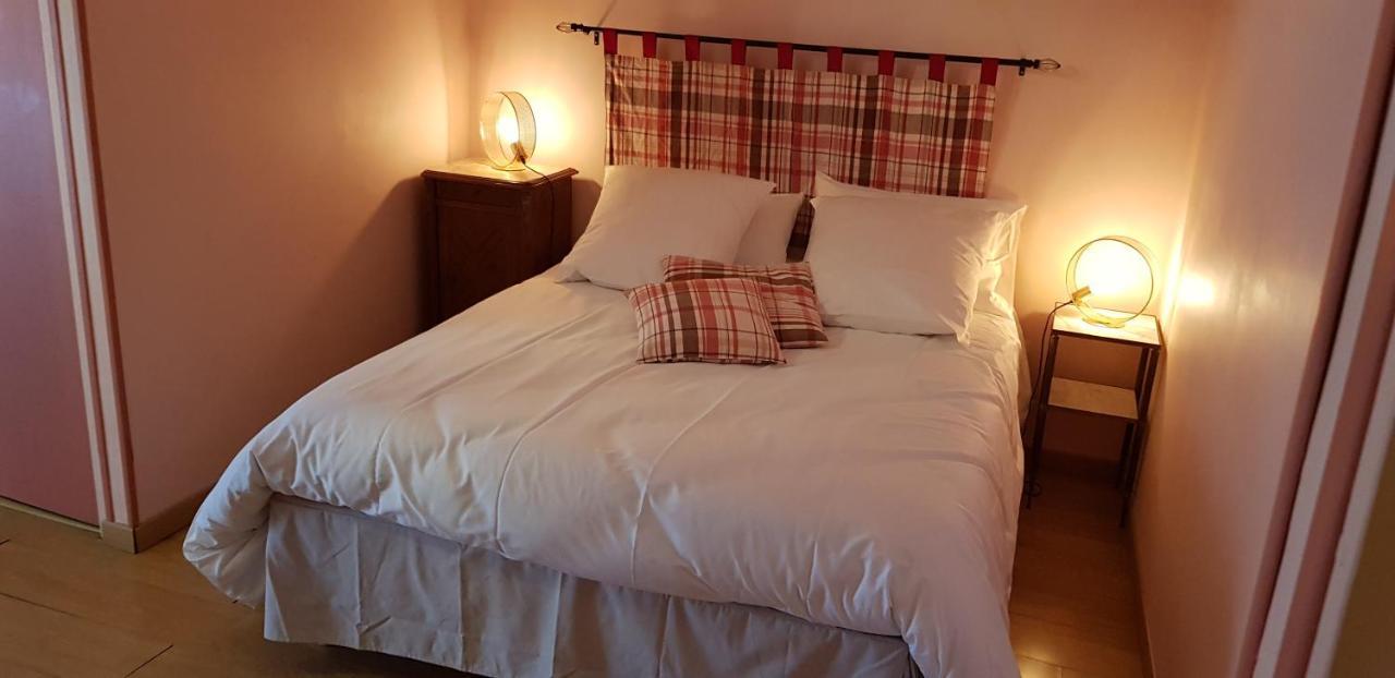 Bleu Bonheur Bed and Breakfast Dennevy Exteriör bild